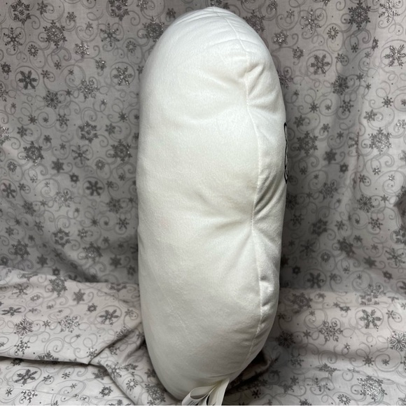 How The Grinch Stole Christmas CIndy Lou Who & Max The Dog Holiday Throw Pillows - Picture 5 of 12